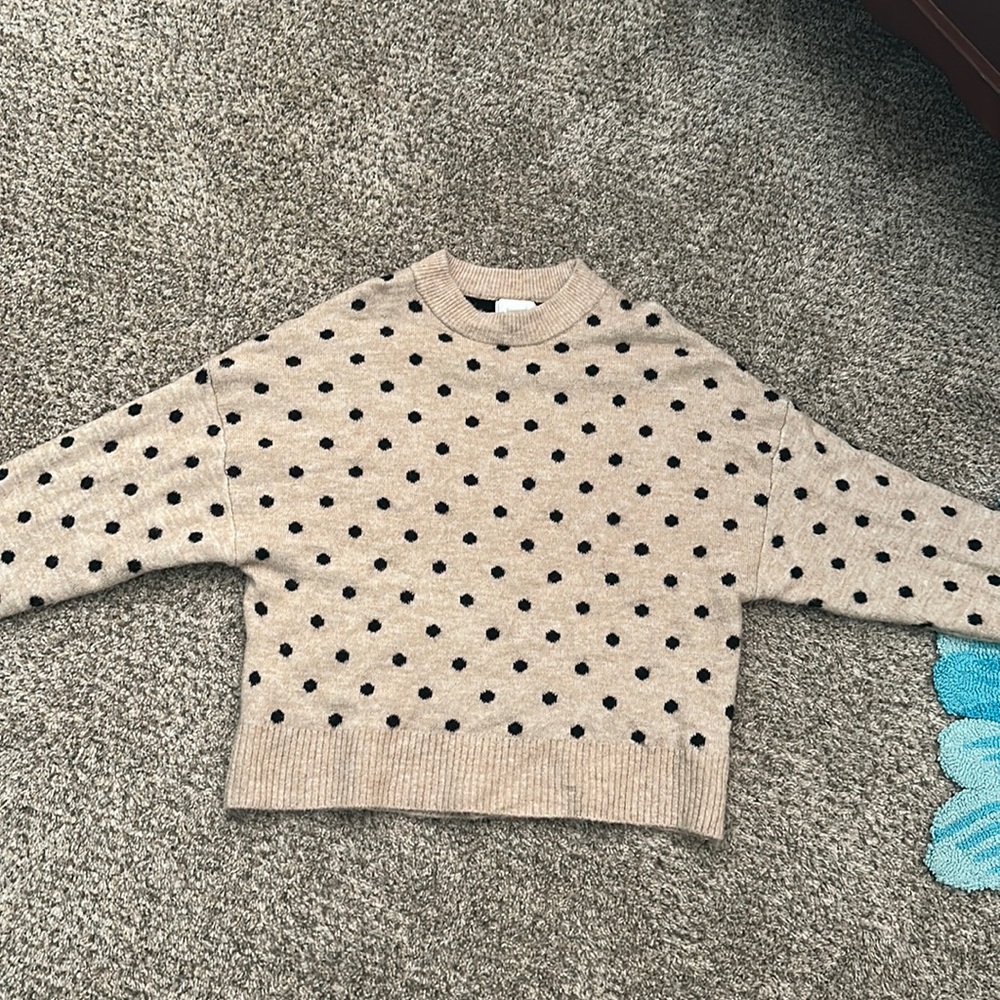 H&M polka dot drop shoulder sweater.